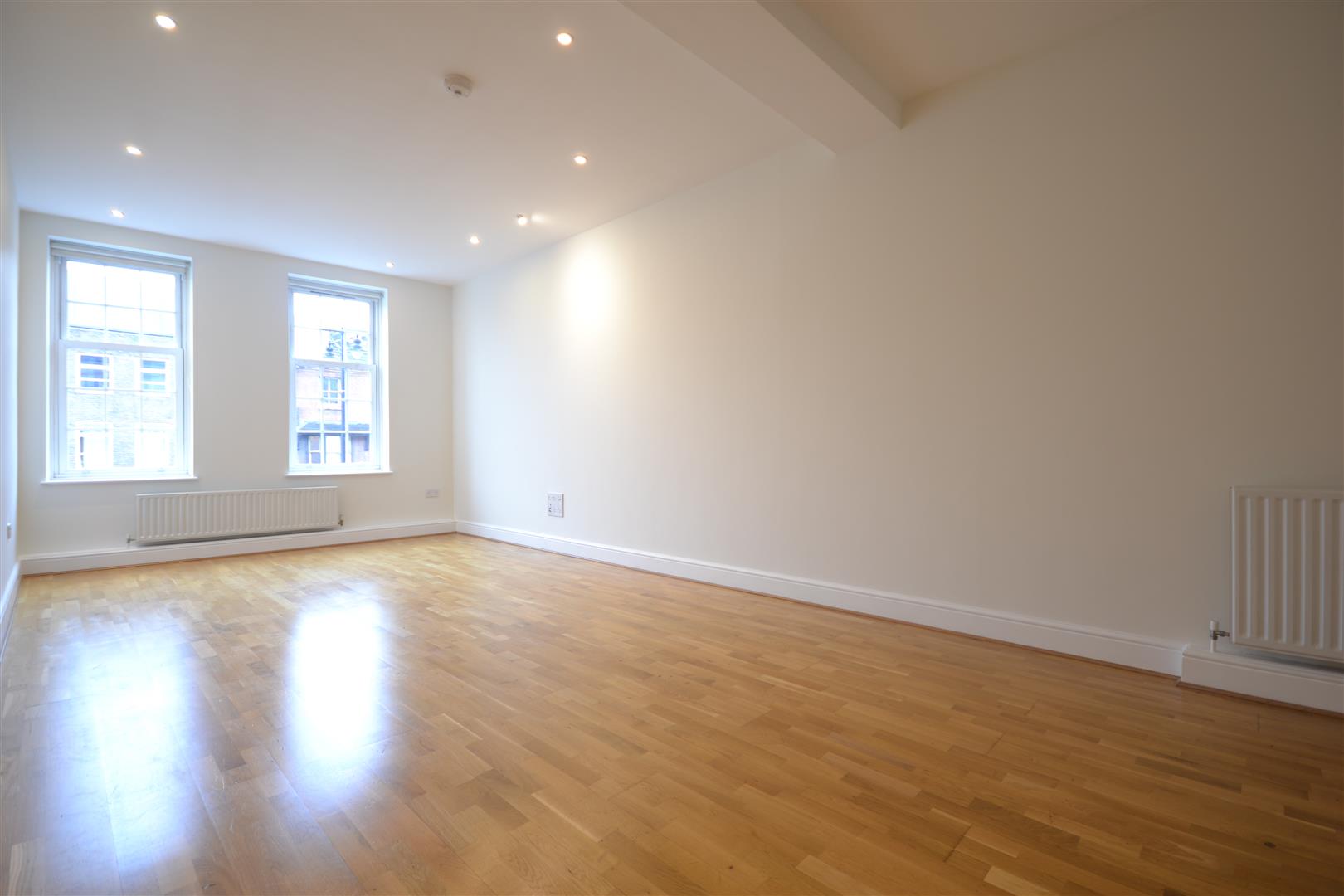 KITCHEN/RECEPTION ROOM